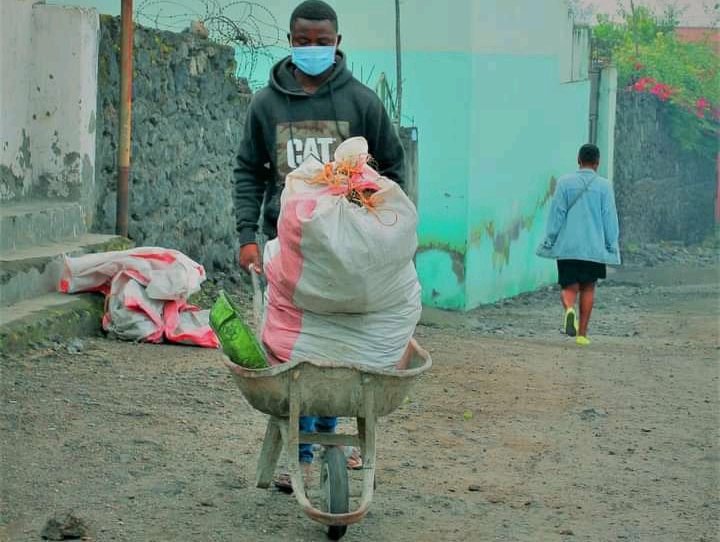 Goma/Assainissement: ce que ces jeunes font pour rendre propre leur avenue est un exemple à suivre (découverte)