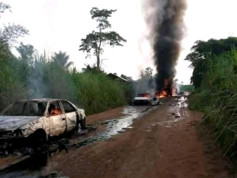 Ituri : Irumu sous un noël noire, 4 véhicules incendiés à Idohu